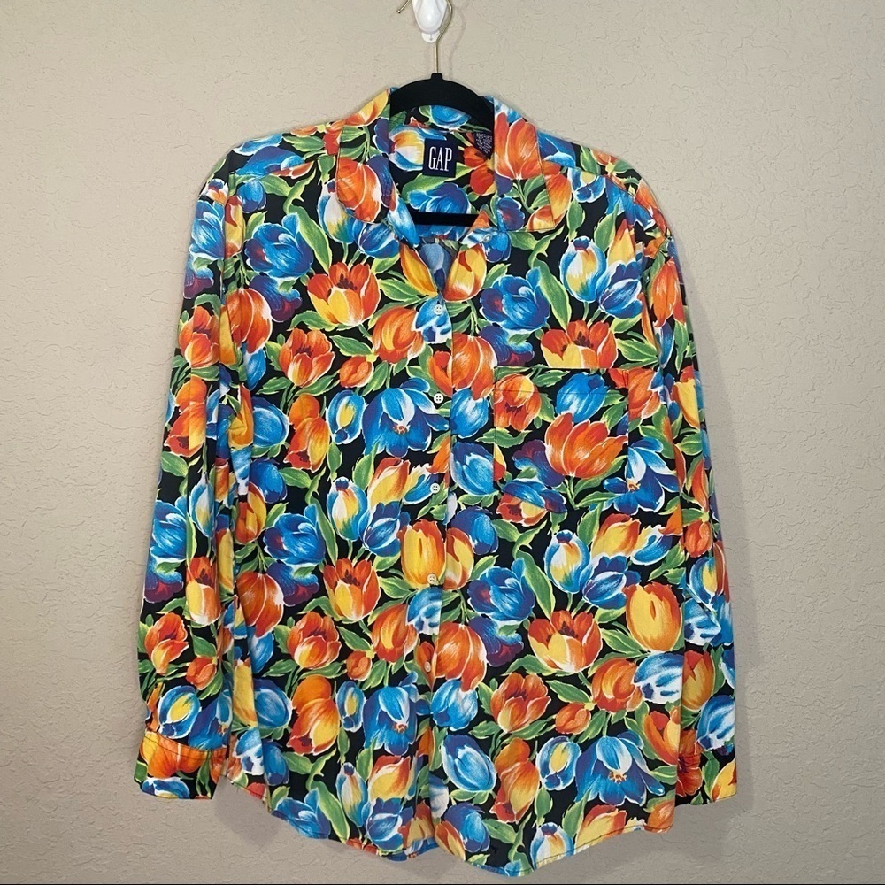 Gap Vintage Cotton Floral Bright Tulip Button Up Shirt.
